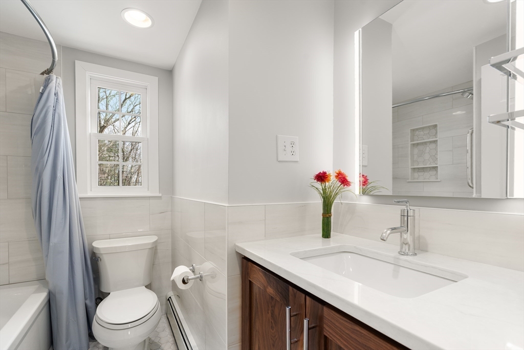70 Pokonoket Ave