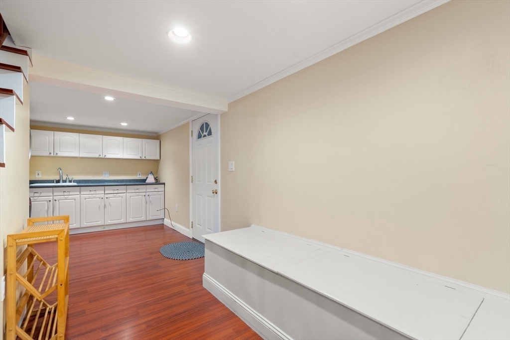 70 Pokonoket Ave