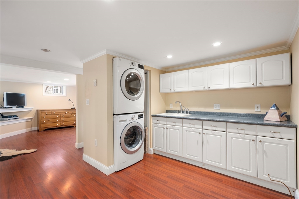 70 Pokonoket Ave