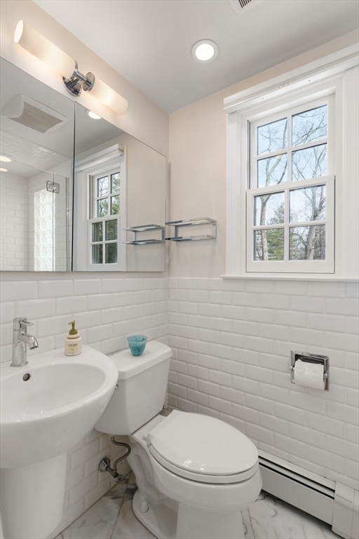70 Pokonoket Ave