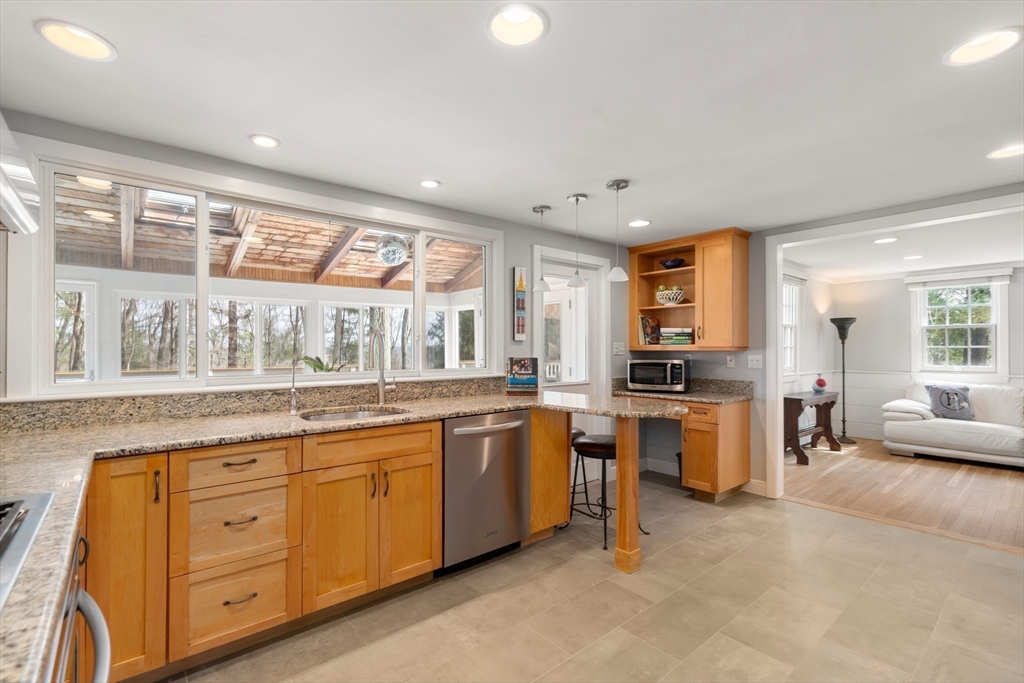 70 Pokonoket Ave