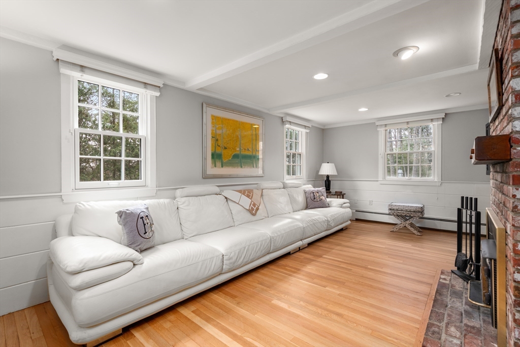 70 Pokonoket Ave