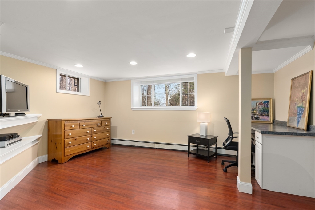 70 Pokonoket Ave