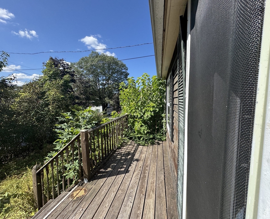 28 Lindbergh St