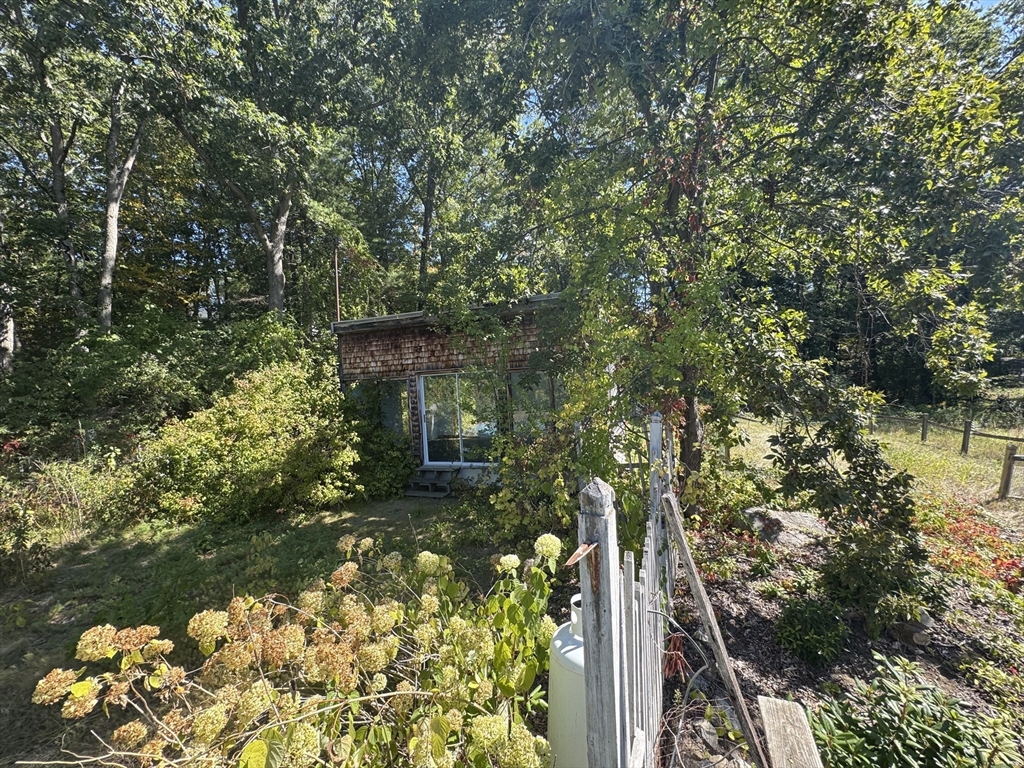 28 Lindbergh St