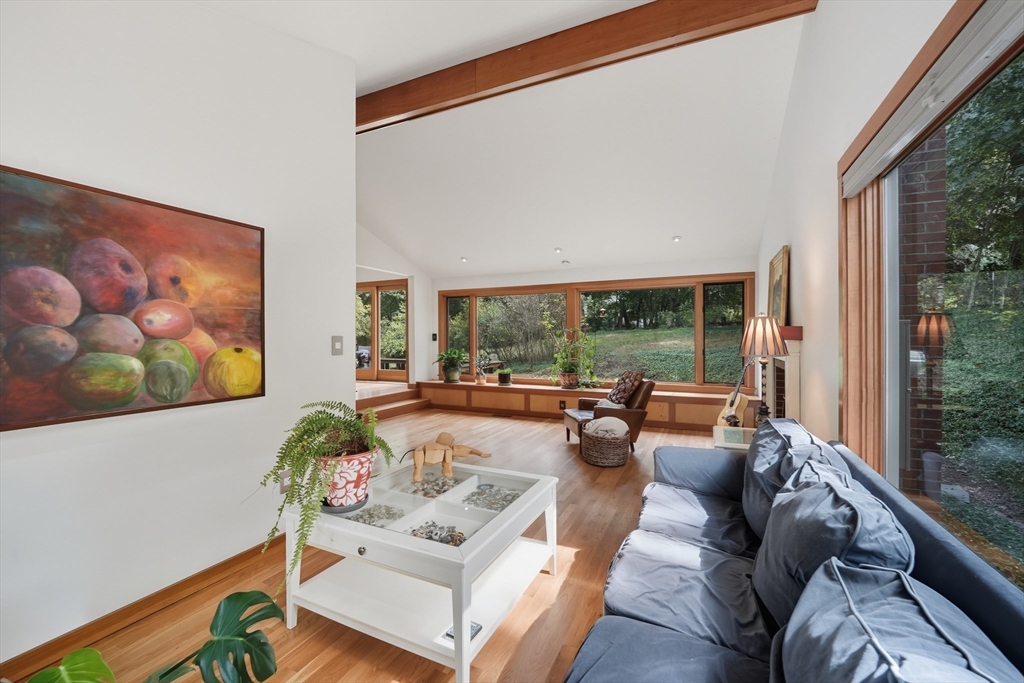 54 Minot Rd