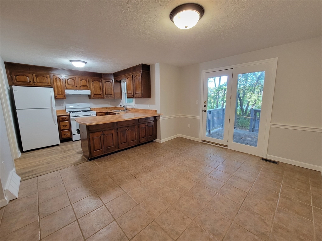 202 Wellman Ave # 202