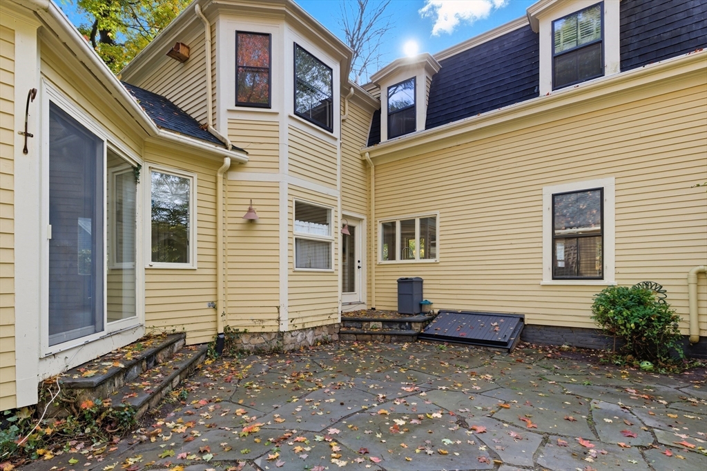 52 Bow St