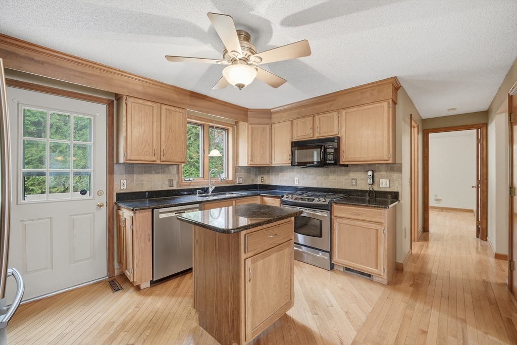 15 Forest Ridge Ln
