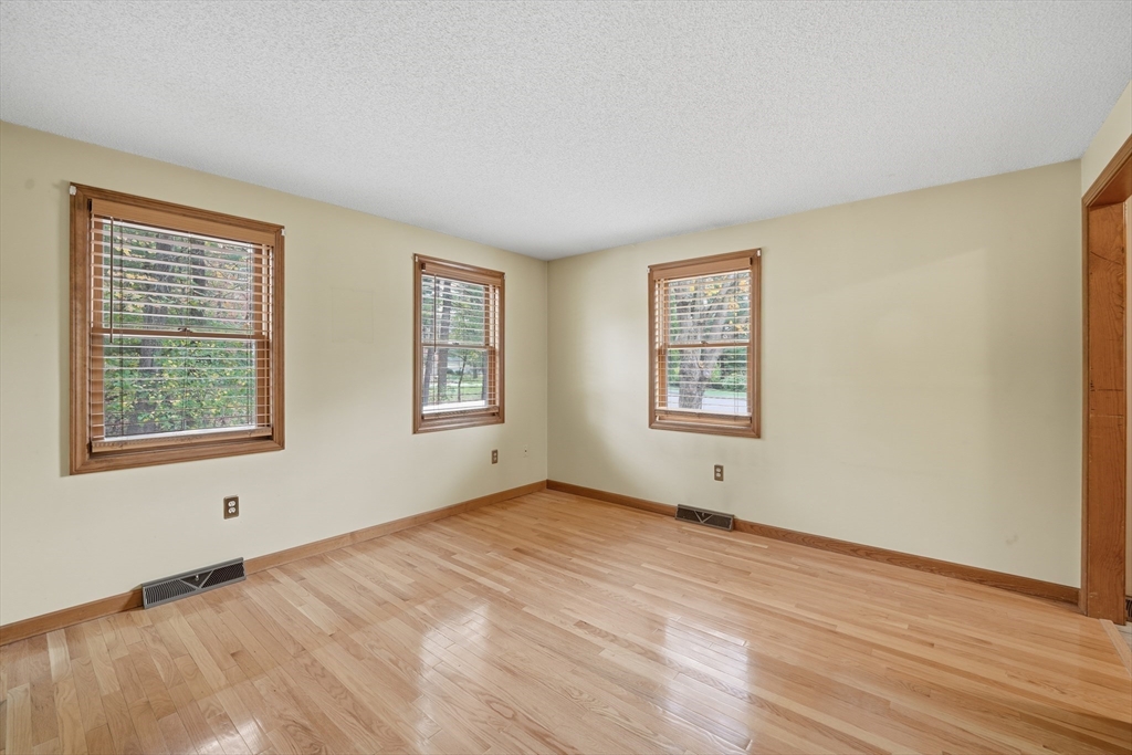 15 Forest Ridge Ln