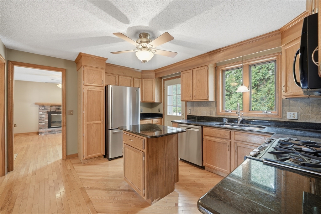 15 Forest Ridge Ln