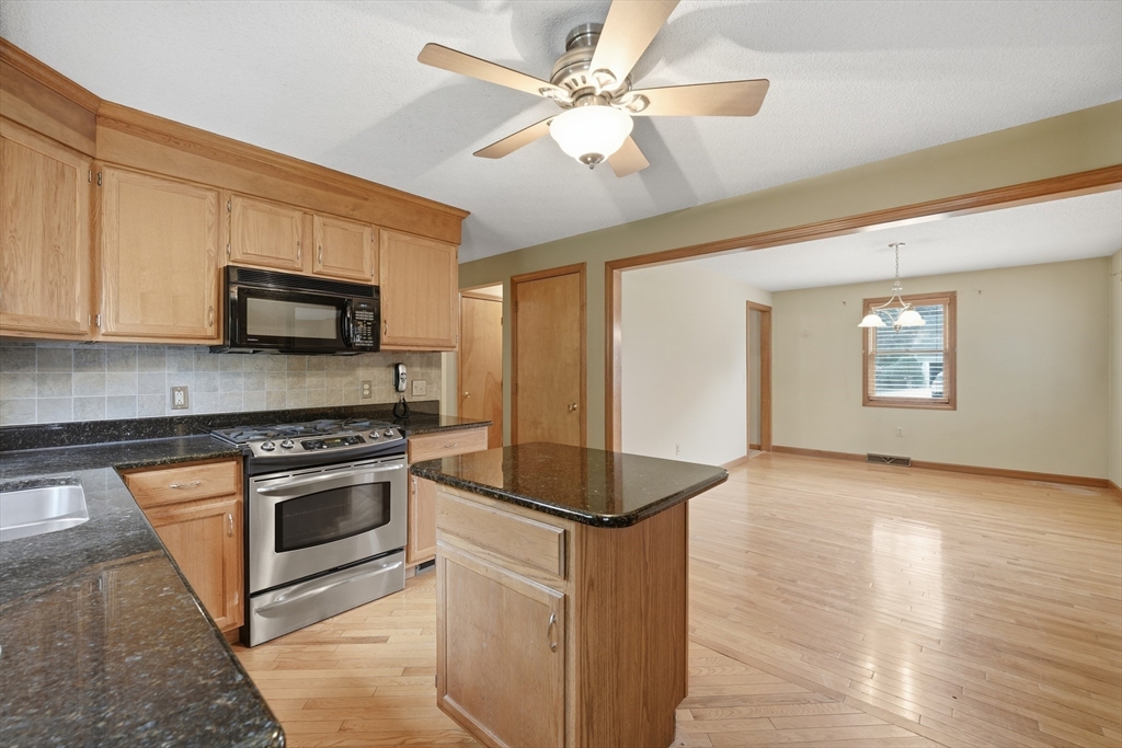 15 Forest Ridge Ln