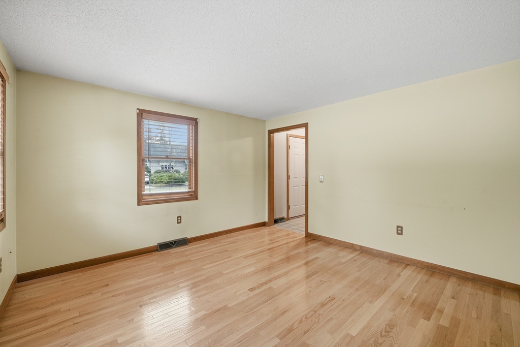 15 Forest Ridge Ln