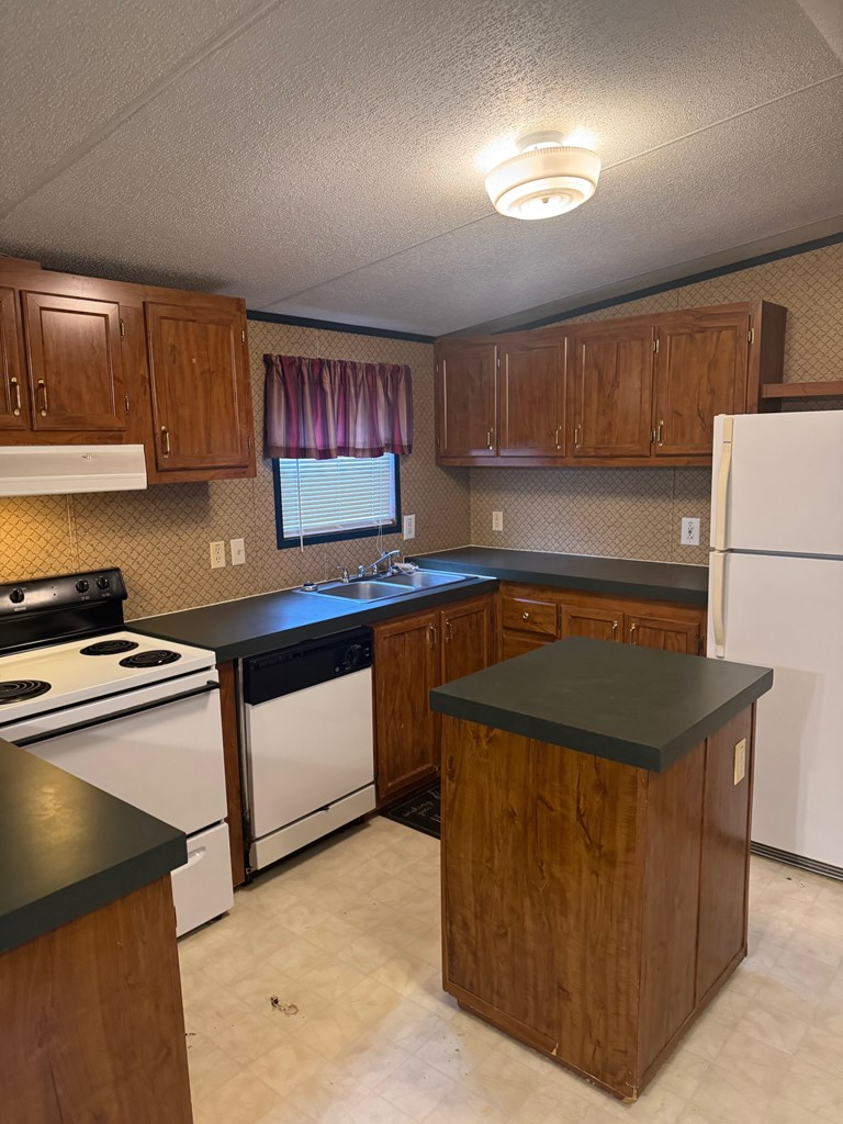 411 Rollingwood Road