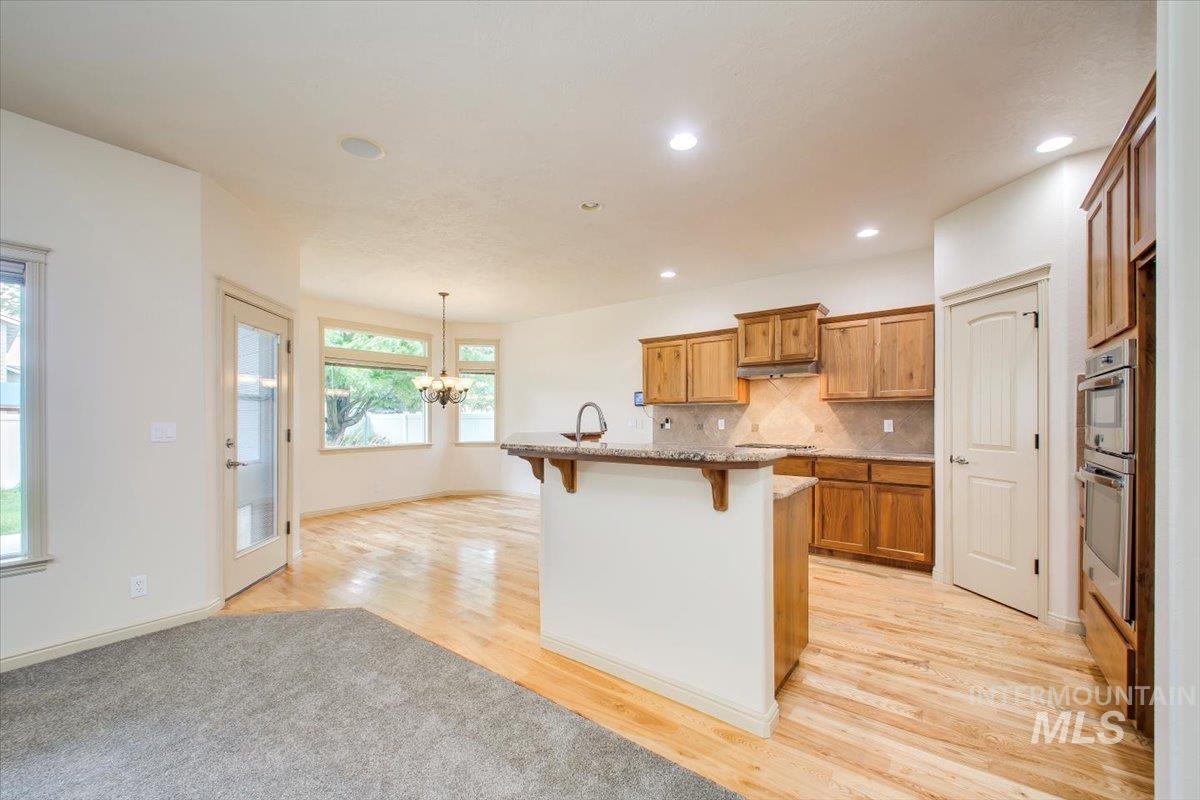 686 W Great Basin Dr