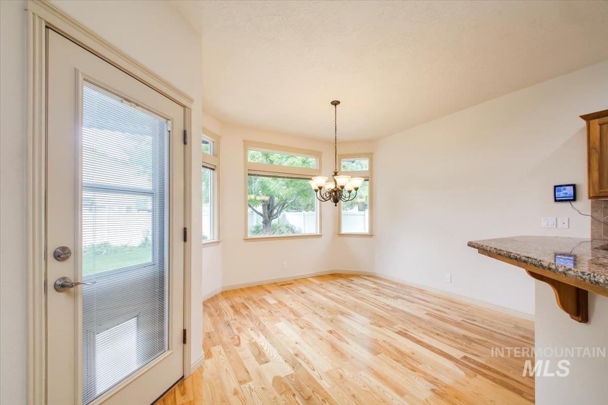 686 W Great Basin Dr