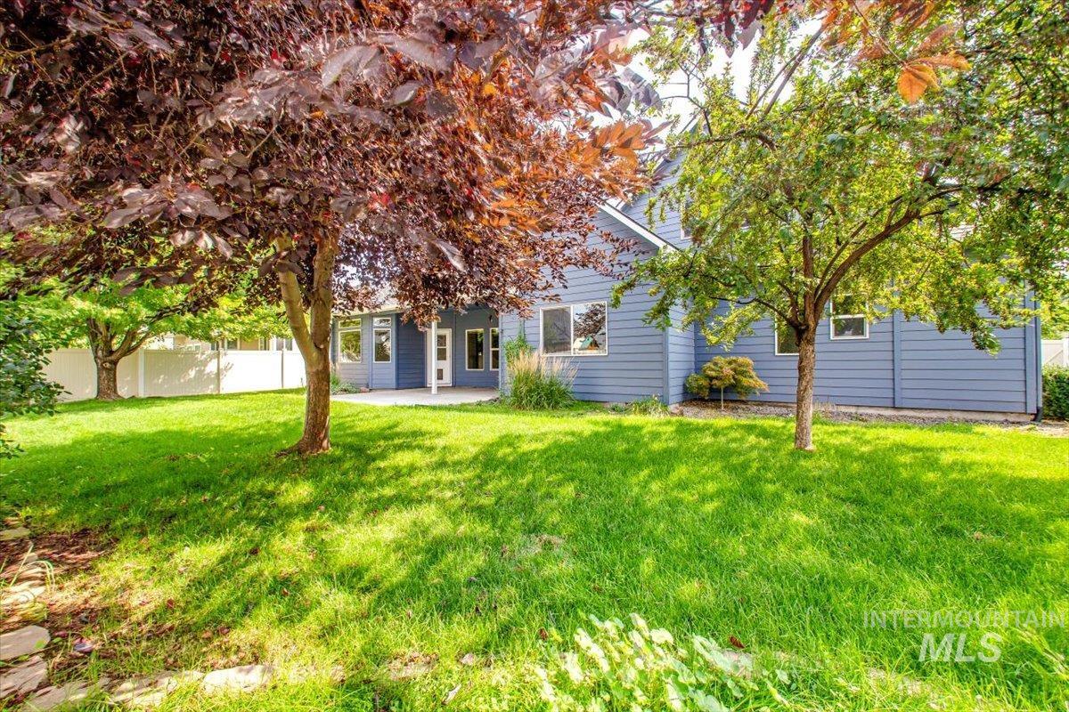 686 W Great Basin Dr