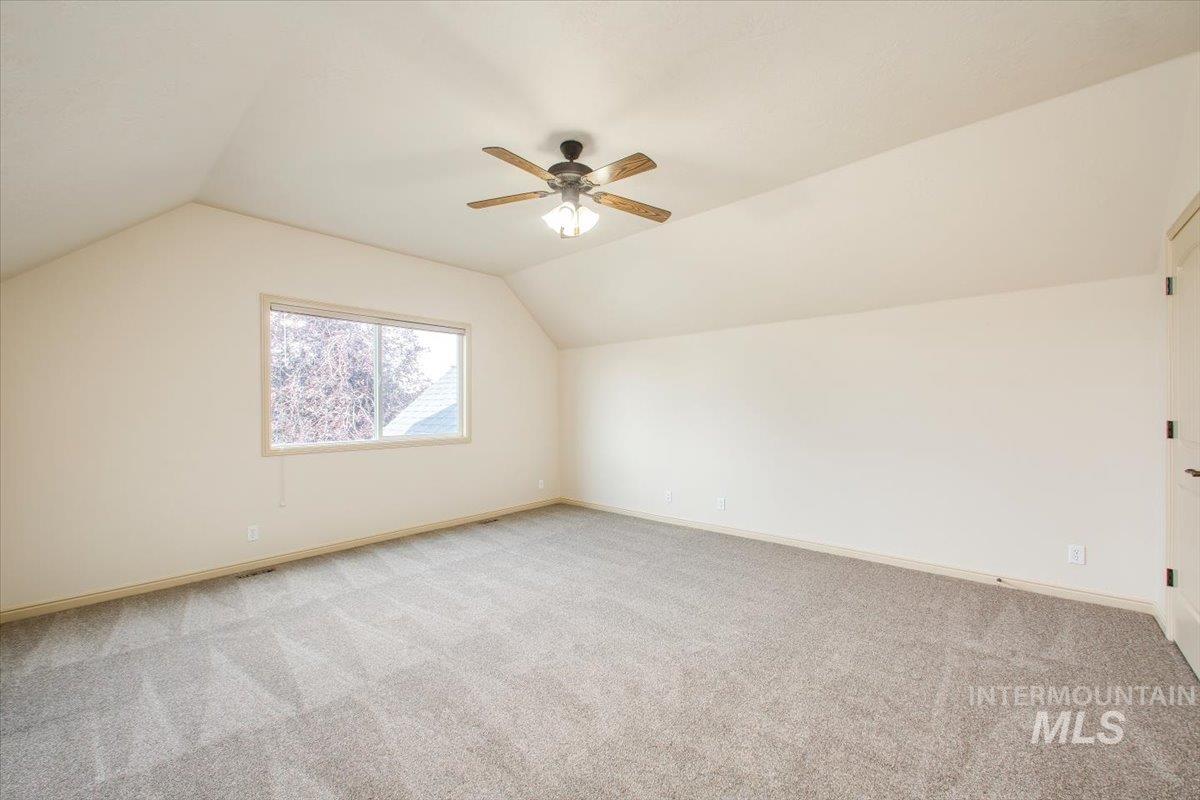 686 W Great Basin Dr