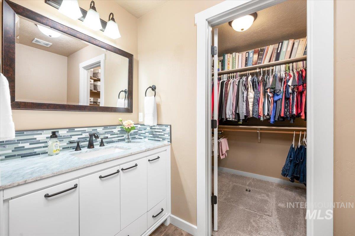 7086 W Devonwood Drive