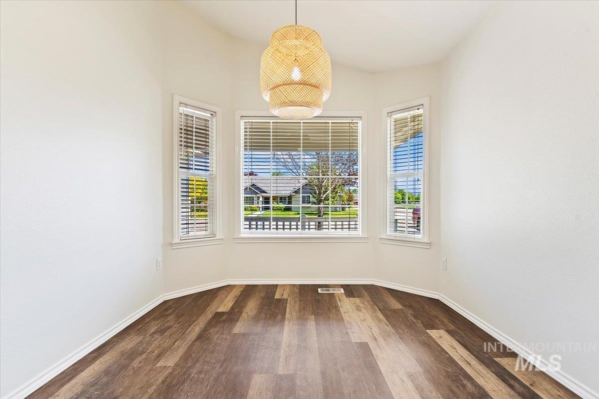 1033 S Spoonbill Ave