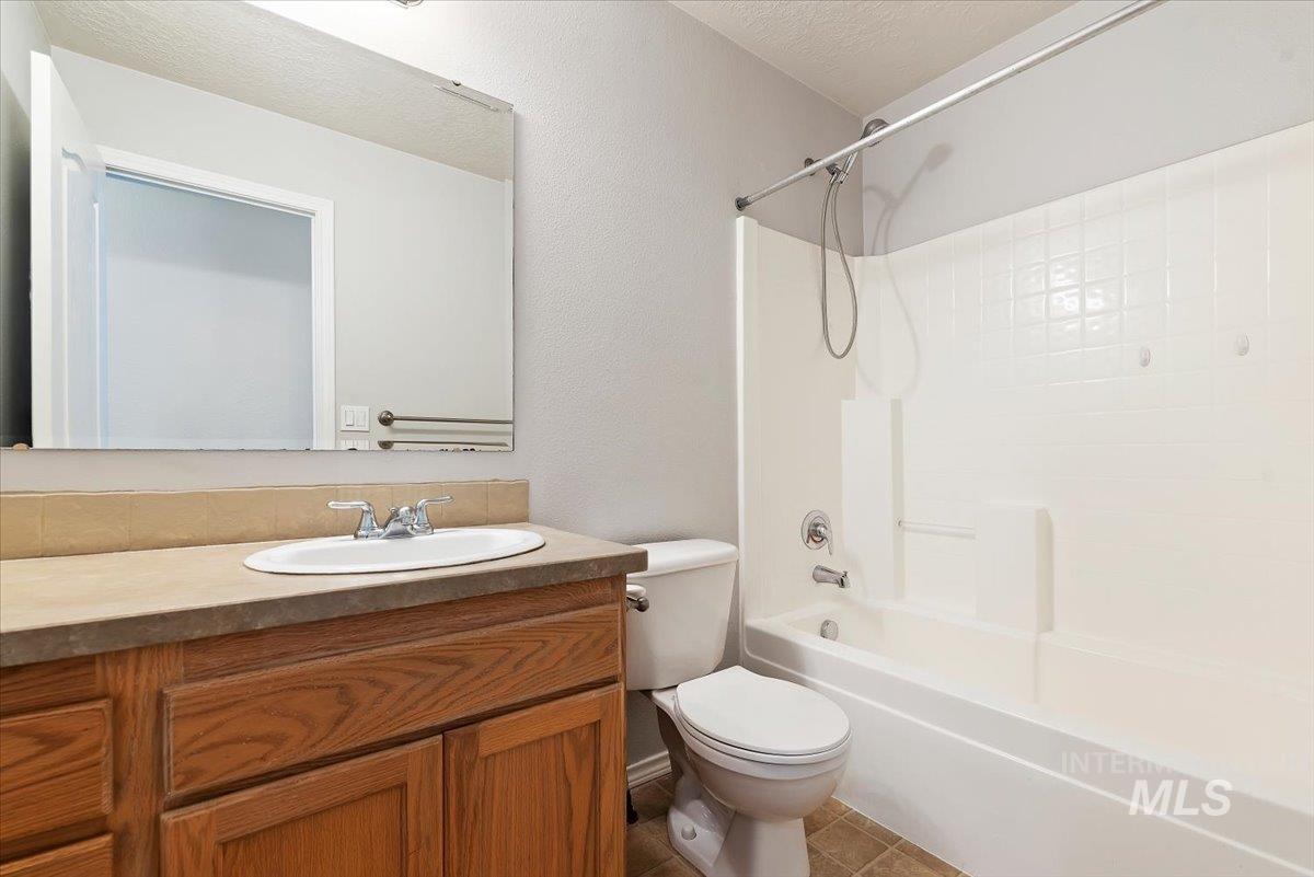 1033 S Spoonbill Ave