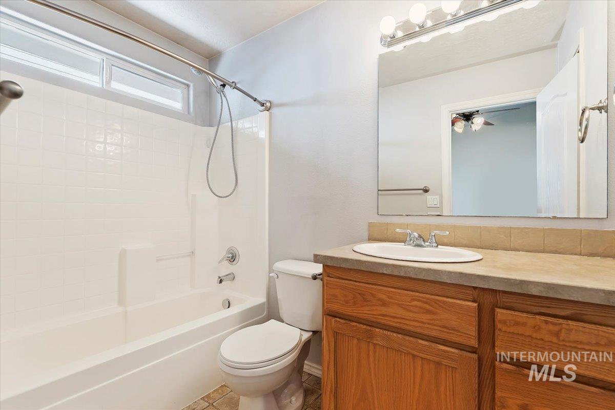 1033 S Spoonbill Ave