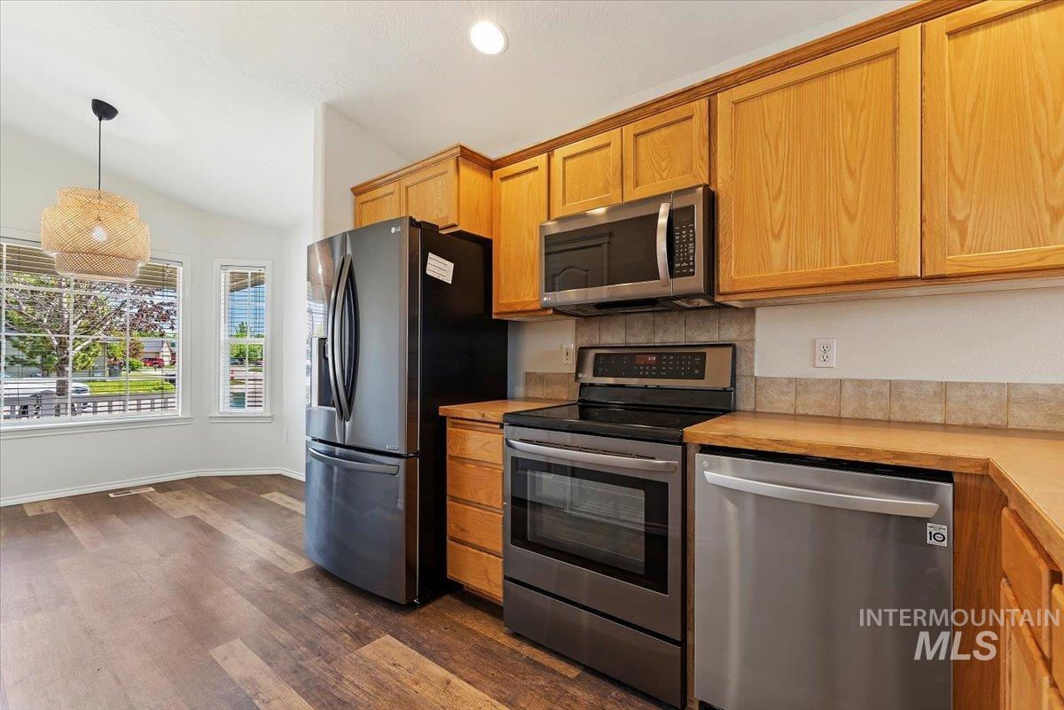 1033 S Spoonbill Ave