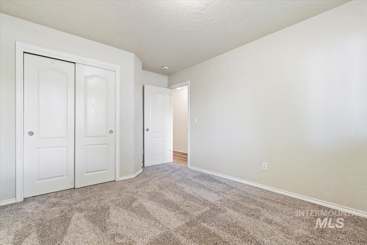 1033 S Spoonbill Ave