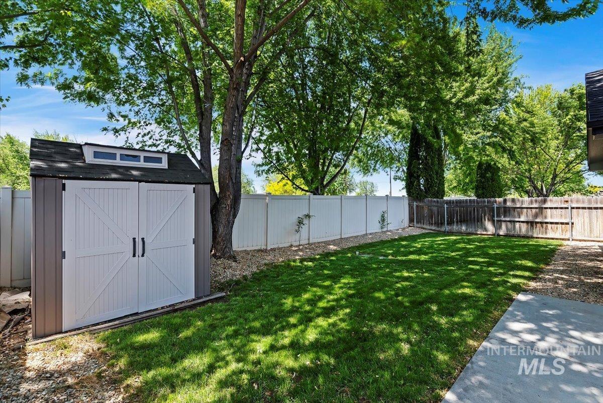 1033 S Spoonbill Ave