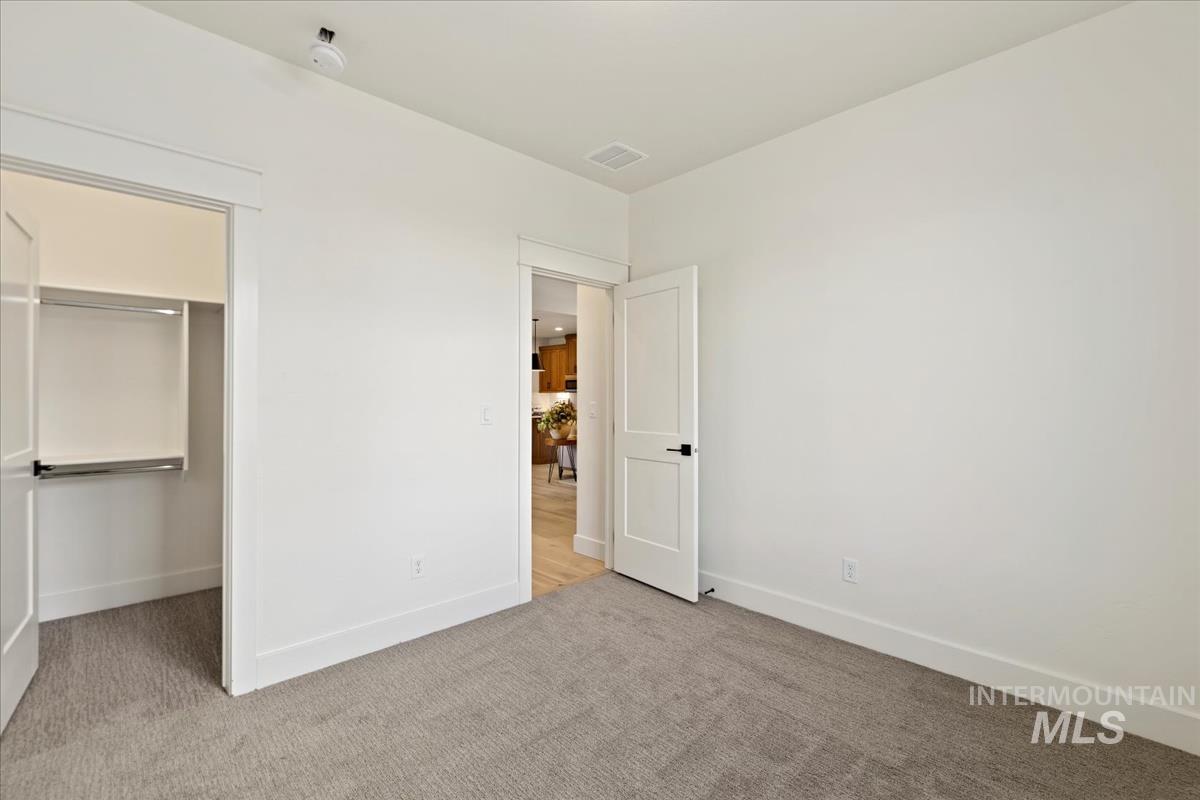 2233 E Hidcote Street