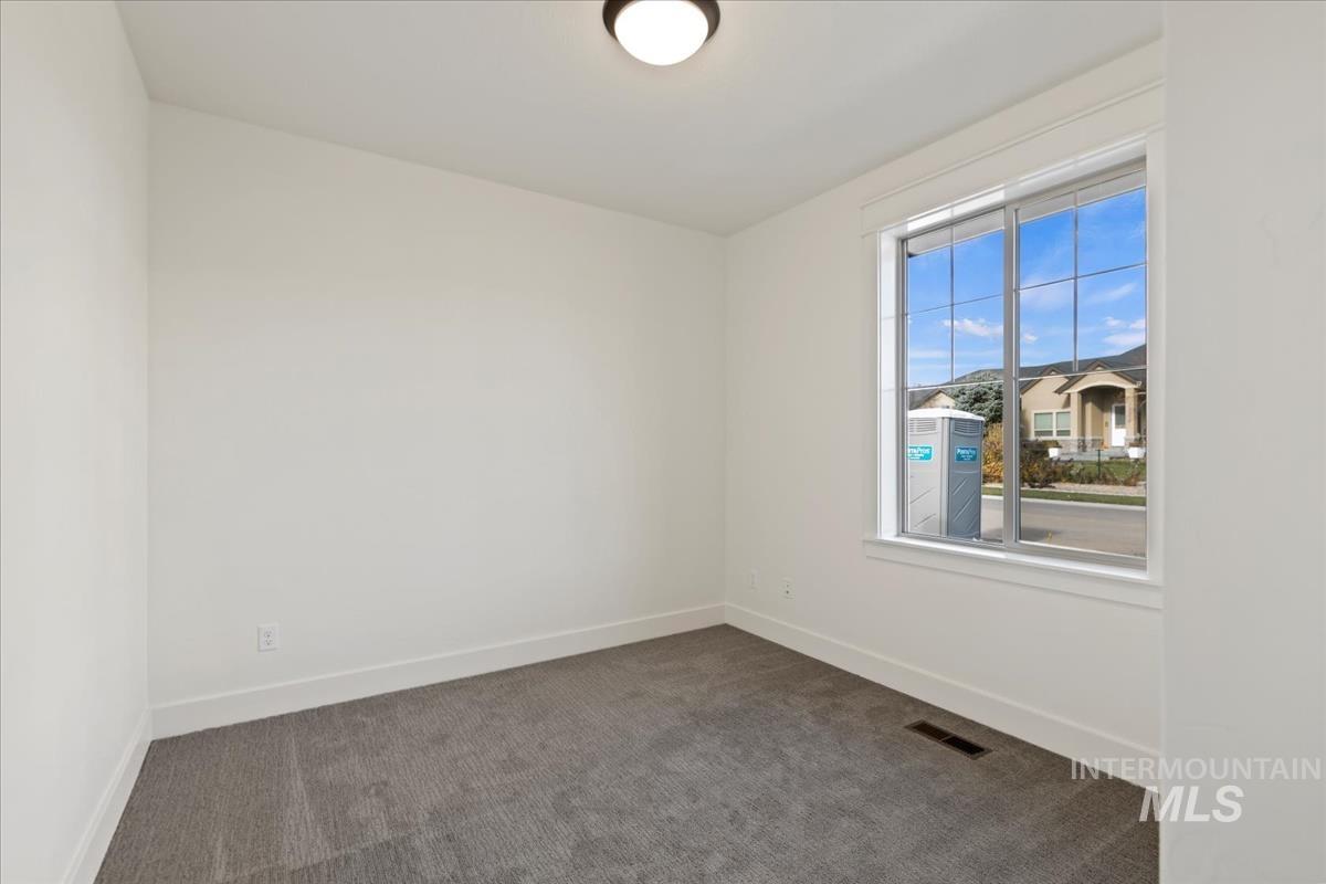 2233 E Hidcote Street