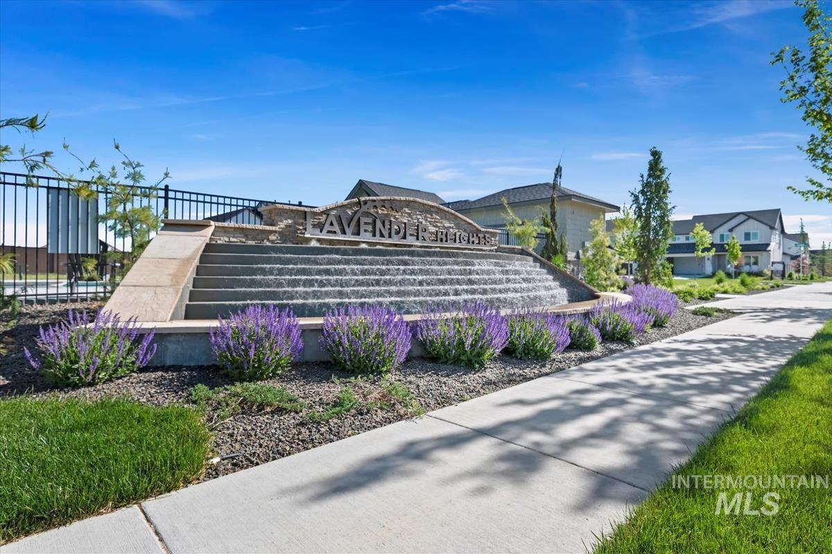 2233 E Hidcote Street