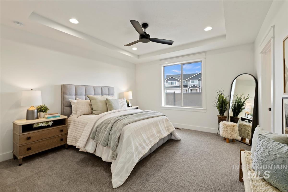 2233 E Hidcote Street