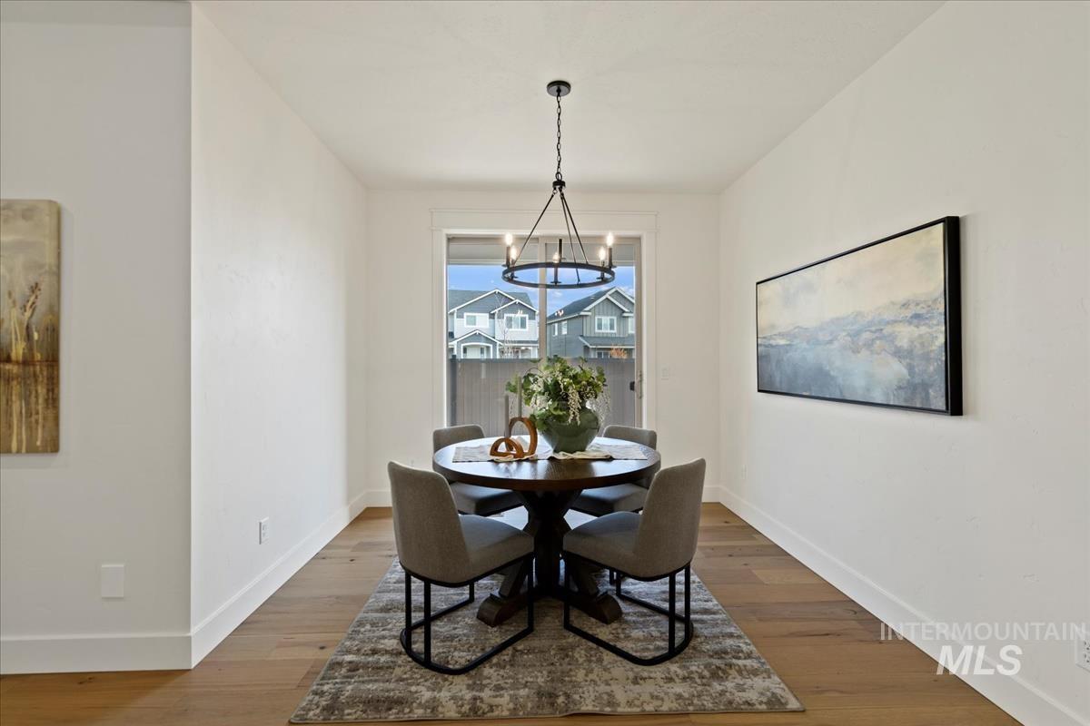 2233 E Hidcote Street