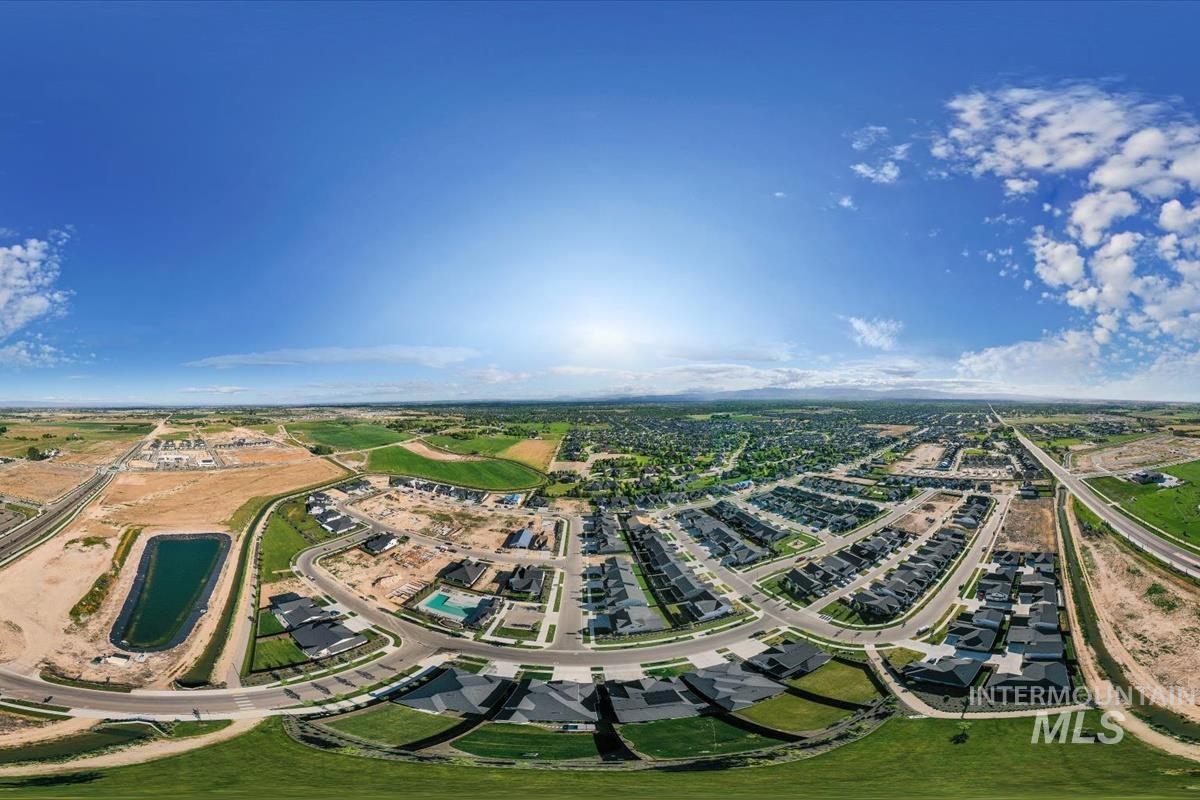 2233 E Hidcote Street