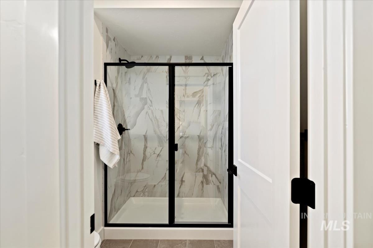 2233 E Hidcote Street