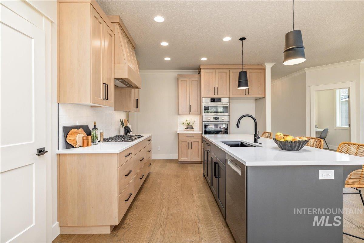 6874 W Los Flores Dr