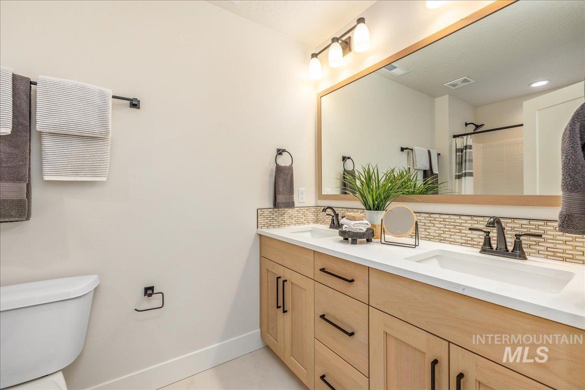 6874 W Los Flores Dr