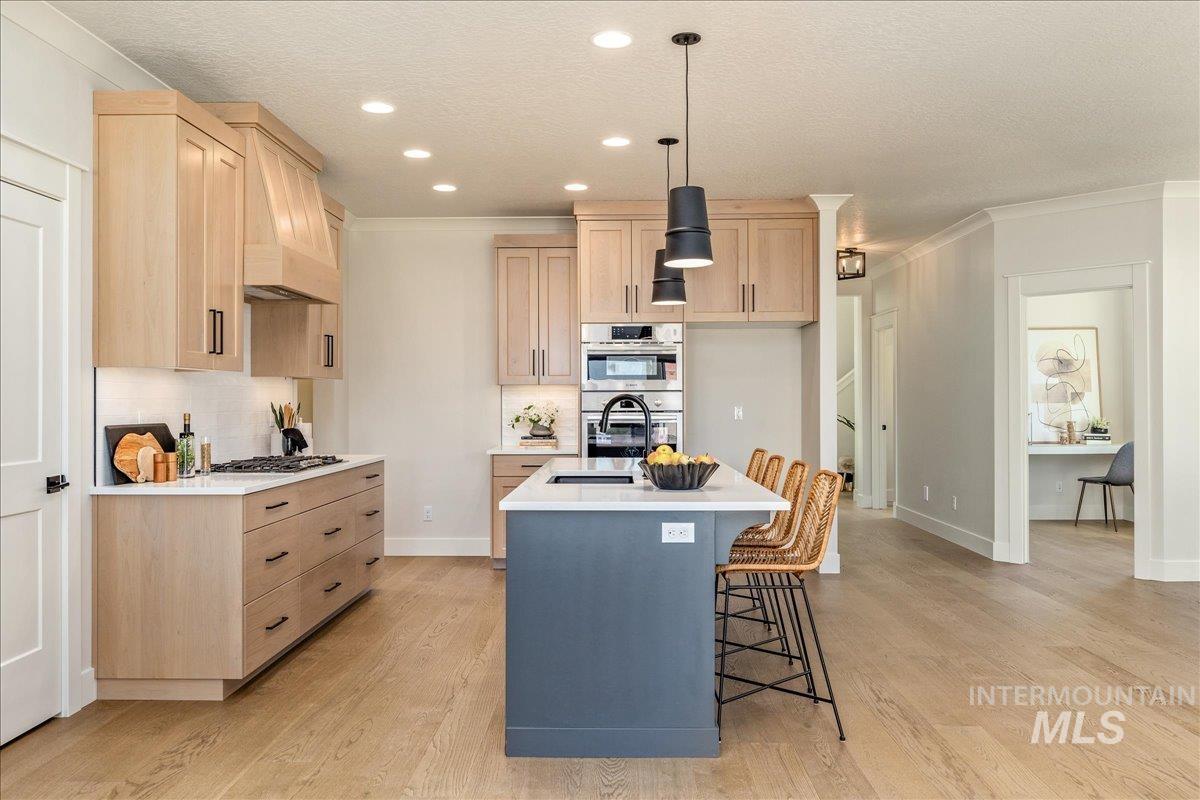 6874 W Los Flores Dr