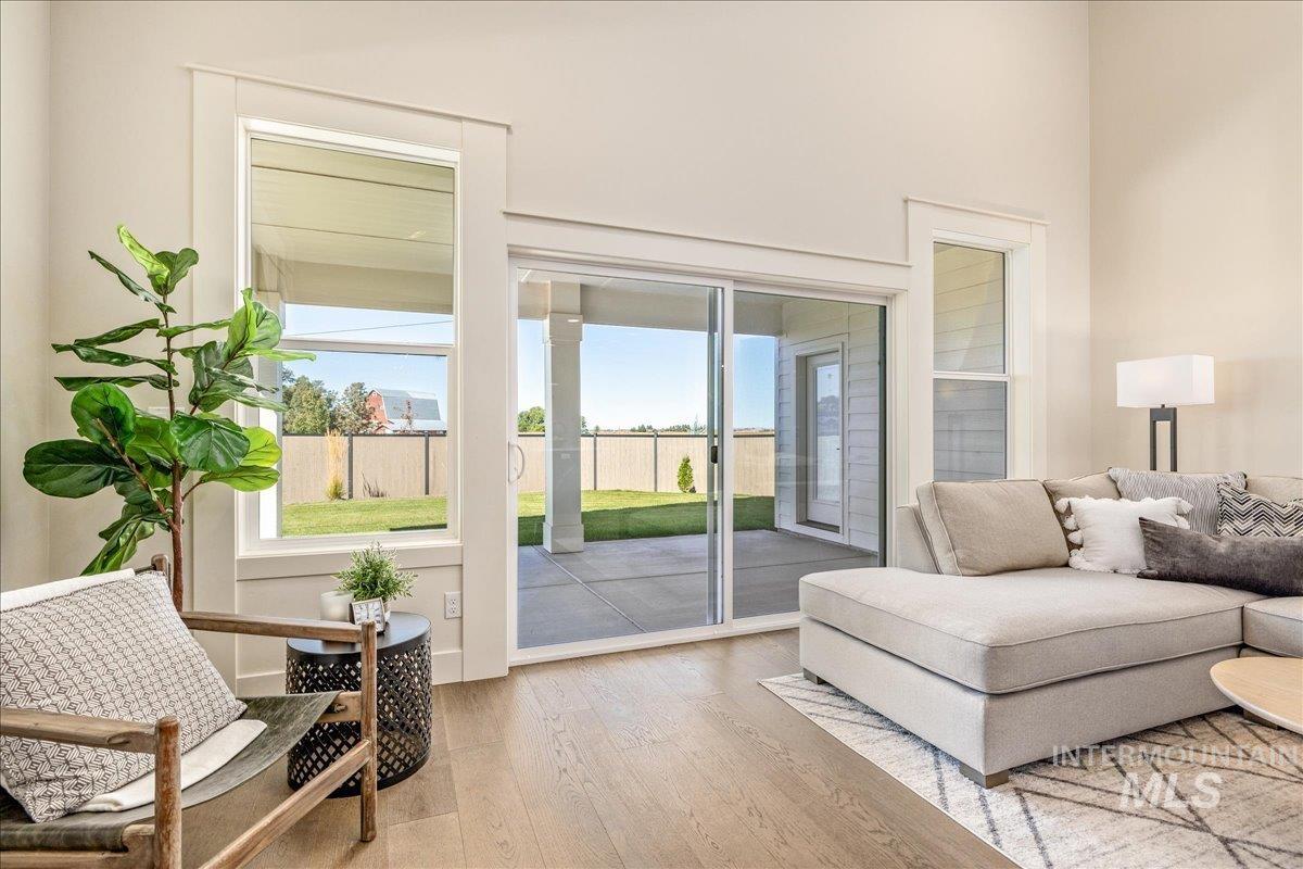 6874 W Los Flores Dr