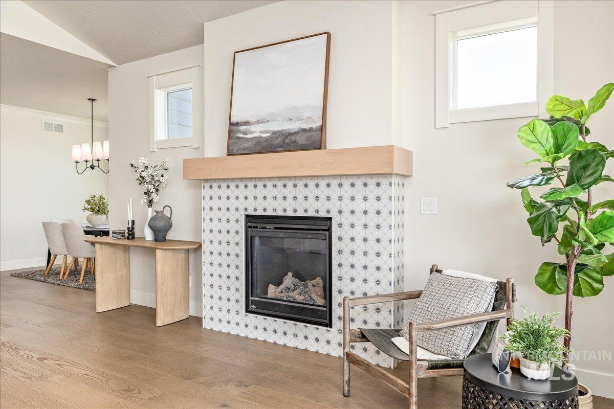 6874 W Los Flores Dr