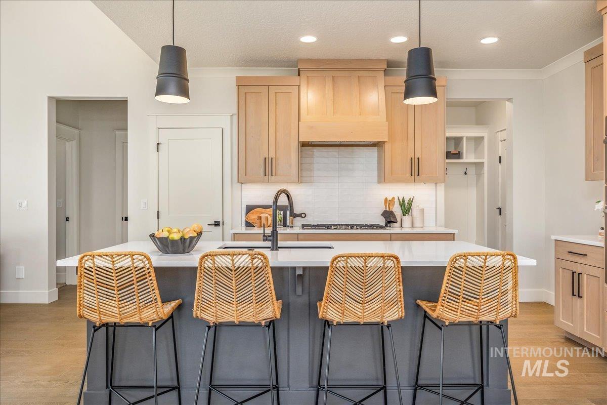 6874 W Los Flores Dr