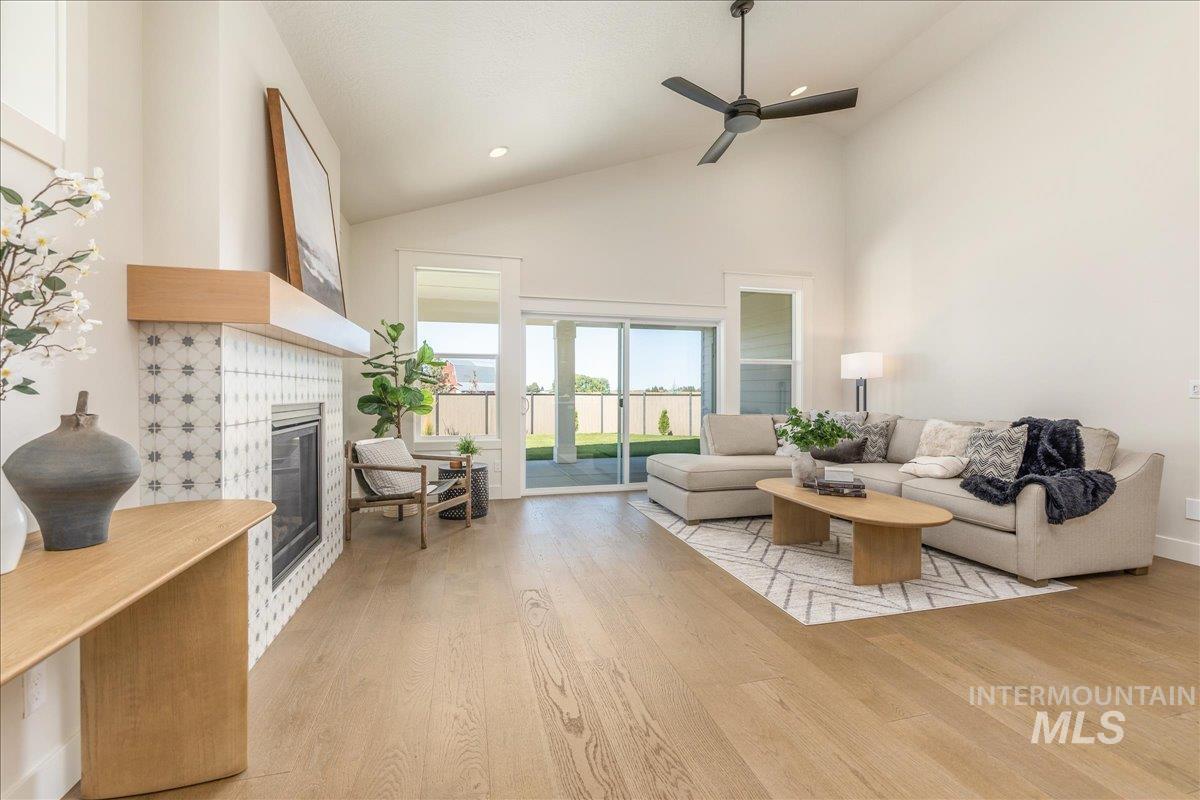 6874 W Los Flores Dr