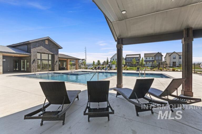 6874 W Los Flores Dr