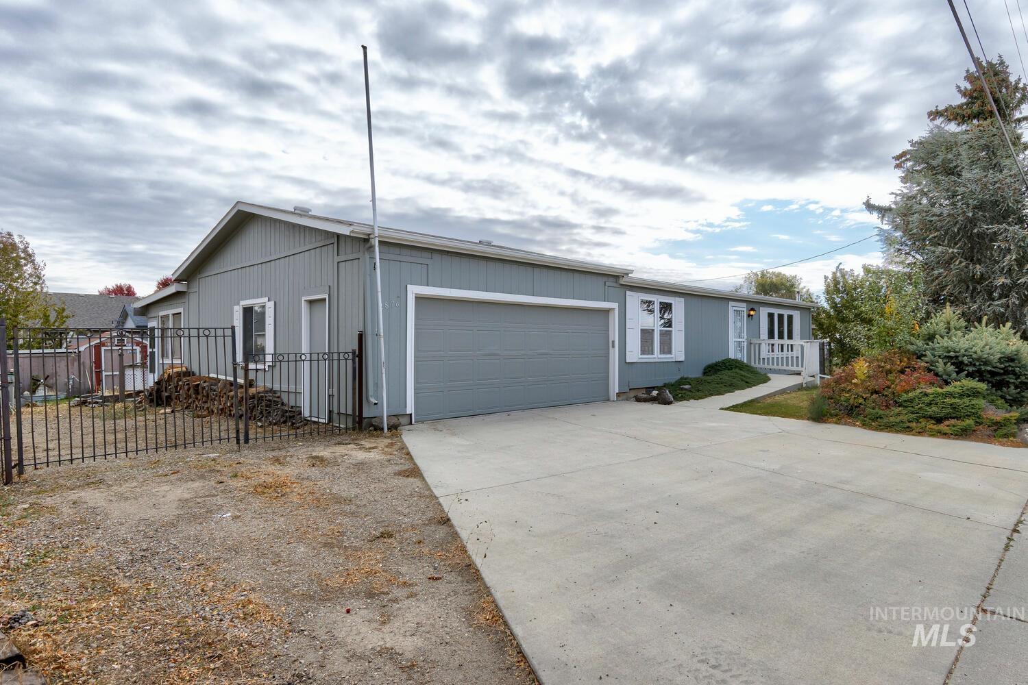 2876 N Mitchell Street