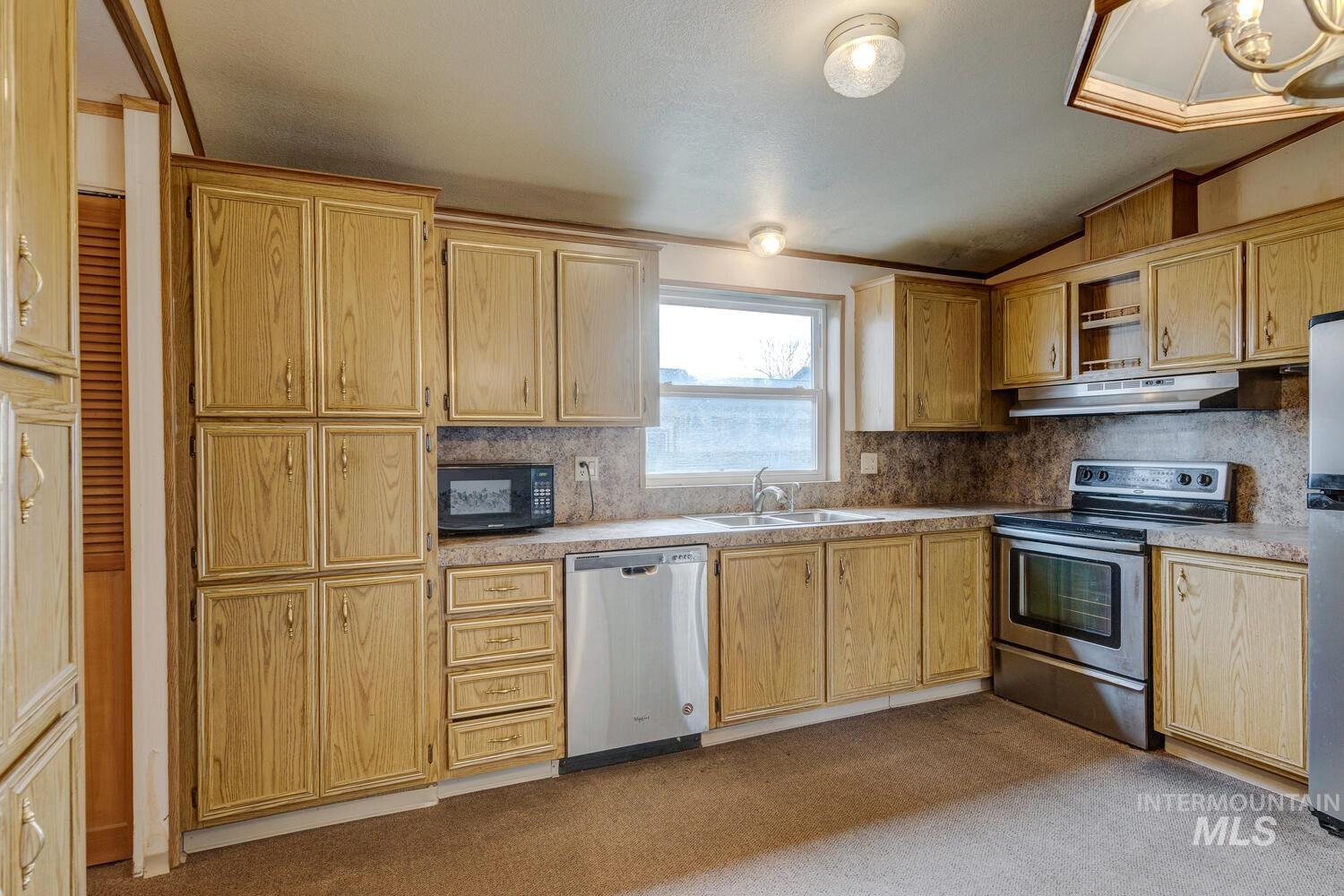 2876 N Mitchell Street