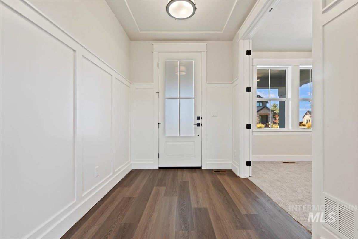 6846 N Willowside Ave