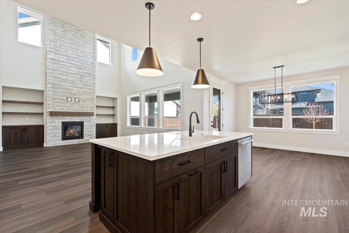 6846 N Willowside Ave