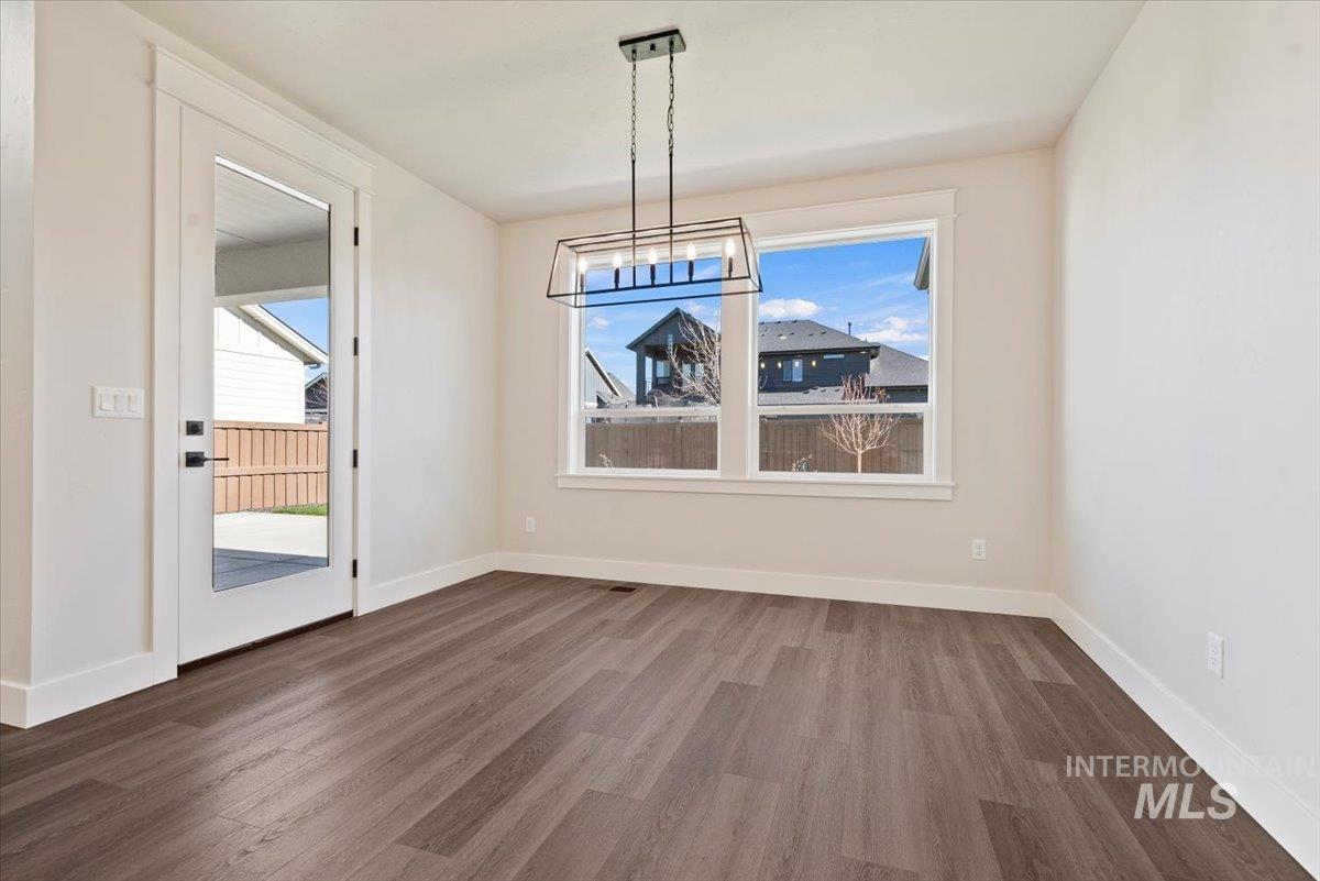 6846 N Willowside Ave