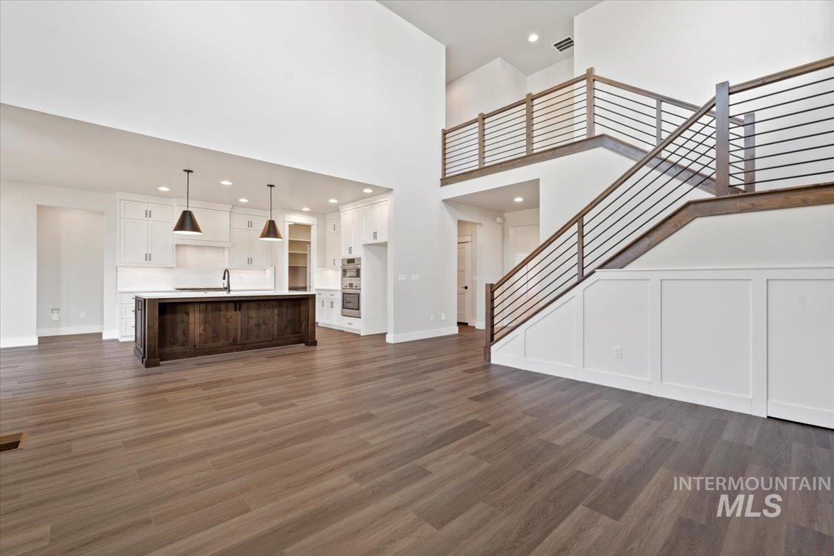 6846 N Willowside Ave